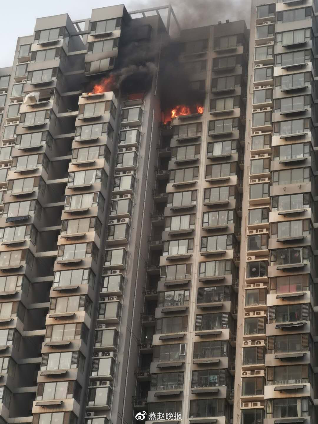 情況通報(bào)！邯鄲市一小區(qū)疑似天然氣燃爆，造成2人受傷