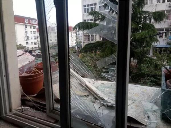 突發(fā)！青島一居民樓發(fā)生爆燃！已造1人死亡，7人受傷！3公里外有震感…