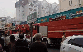 突發(fā)！青島一居民樓發(fā)生爆燃！已造1人死亡，7人受傷！3公里外有震感…