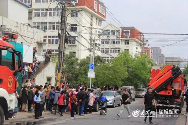 突發(fā)！青島一居民樓發(fā)生爆燃！已造1人死亡，7人受傷！3公里外有震感…