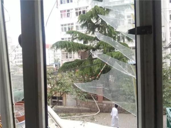 突發(fā)！青島一居民樓發(fā)生爆燃！已造1人死亡，7人受傷！3公里外有震感…
